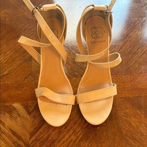 Daisy Fuentes Women's Beige Strappy Heels